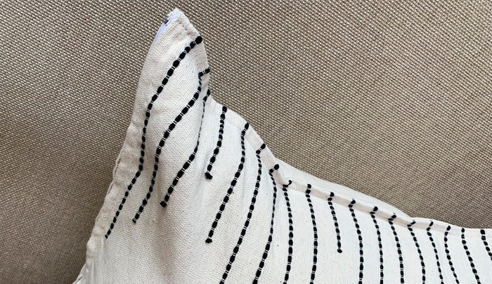 Funda de Cojín Rayas Asimétricas Arte Zapoteco