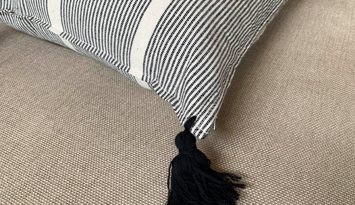 Funda de Cojín con Rayas Negras Arte Zapoteco