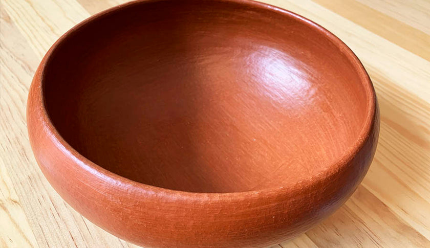 Plato Hondo Barro Rojo Mujeres de Barro Rojo
