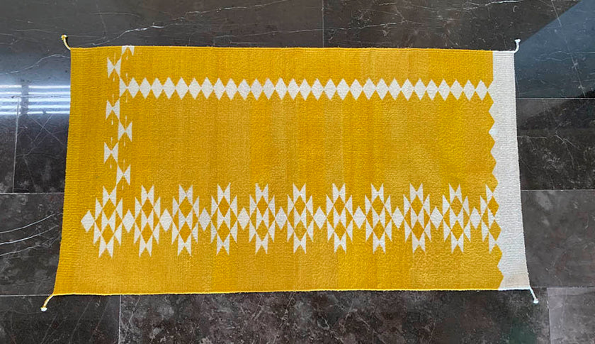 Tapete Amarillo Triángulos Arte Zapoteco