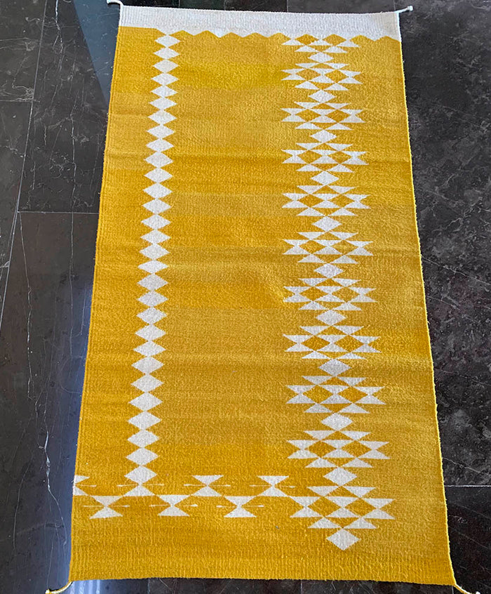 Tapete Amarillo Triángulos Arte Zapoteco