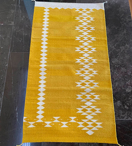 Tapete Amarillo Triángulos Arte Zapoteco