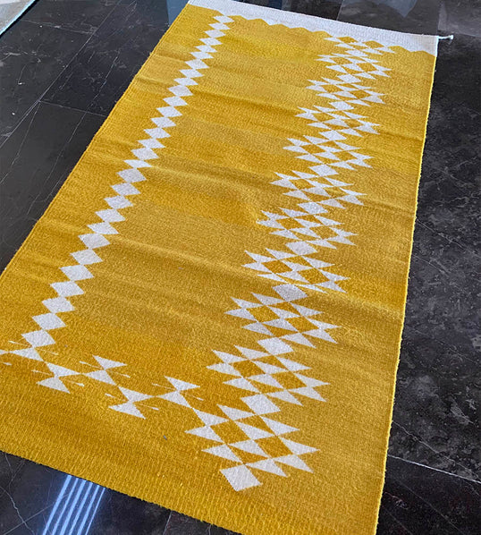 Tapete Amarillo Triángulos Arte Zapoteco